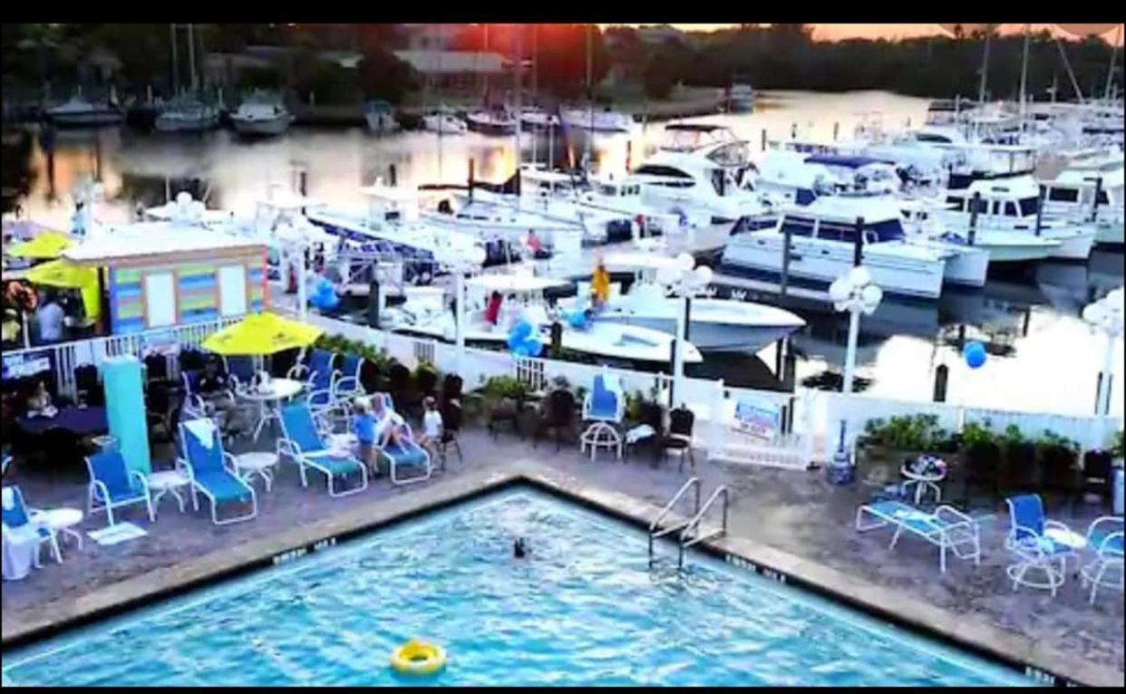 Remodeled, Huge Pool, Tiki Bar & Grill, Quiet Room 萨拉索塔 外观 照片