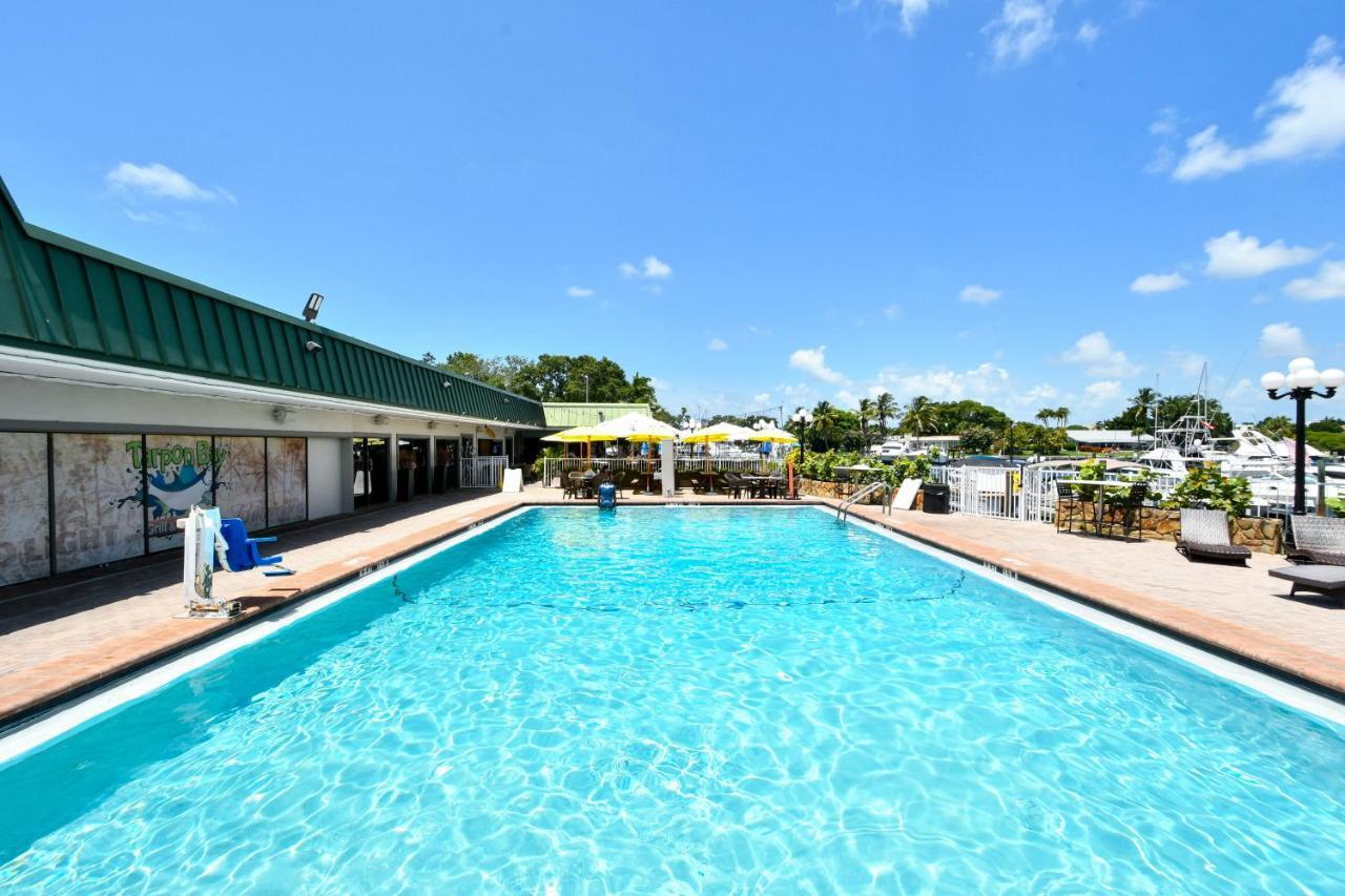 Remodeled, Huge Pool, Tiki Bar & Grill, Quiet Room 萨拉索塔 外观 照片